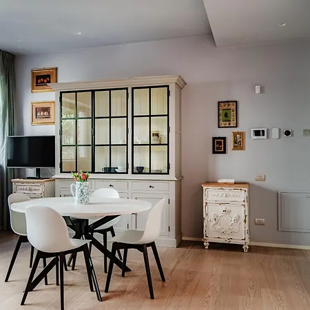 Three Colors - By Myhomeincomo Como