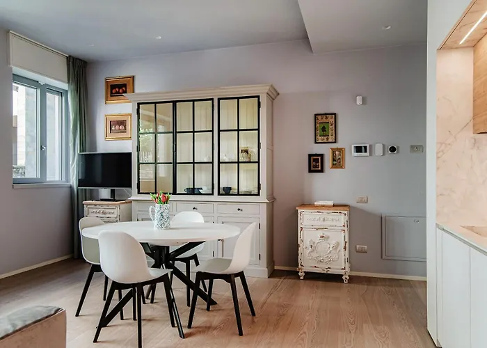 Three Colors - By Myhomeincomo Como