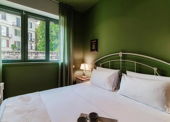 Three Colors - By Myhomeincomo Appartement *