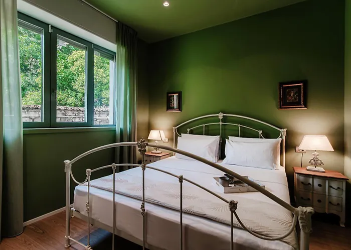 Appartement Three Colors - By Myhomeincomo