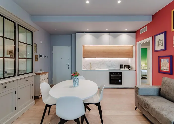 Appartement Three Colors - By Myhomeincomo