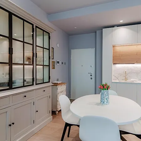 Apartman Three Colors - By Myhomeincomo *