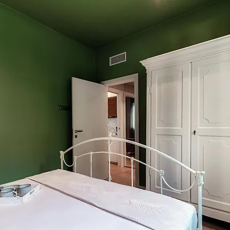 Three Colors - By Myhomeincomo